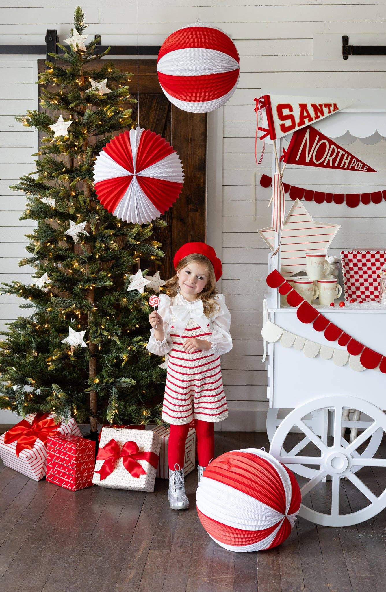 BEC1103 - Red and Cream Accordion Paper Lanterns - Image 2