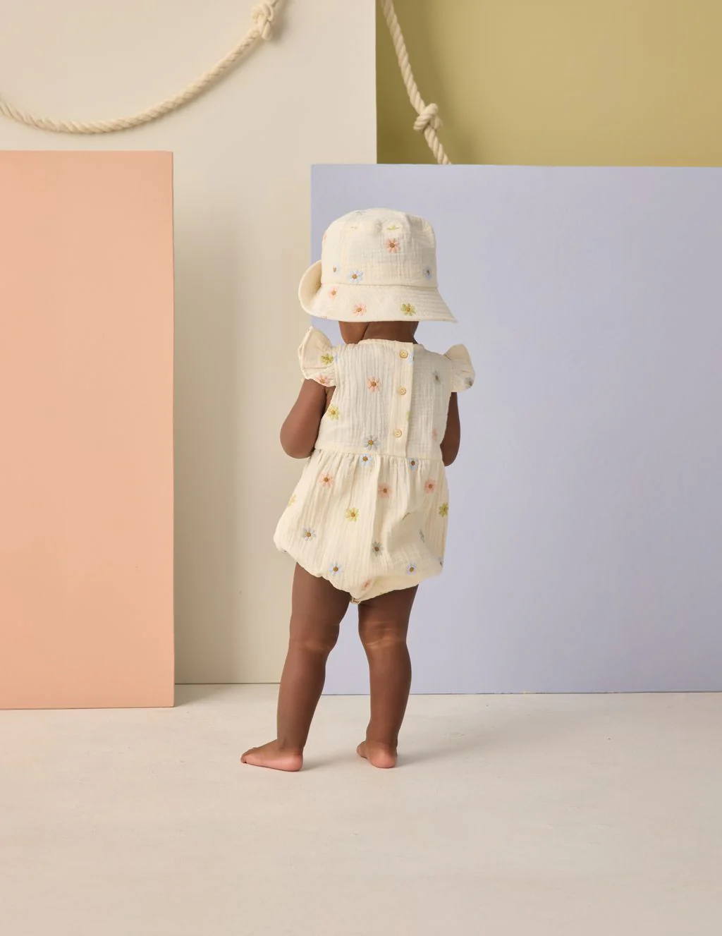 BUCKET HAT EMBROIDERED DAISIES - Image 3