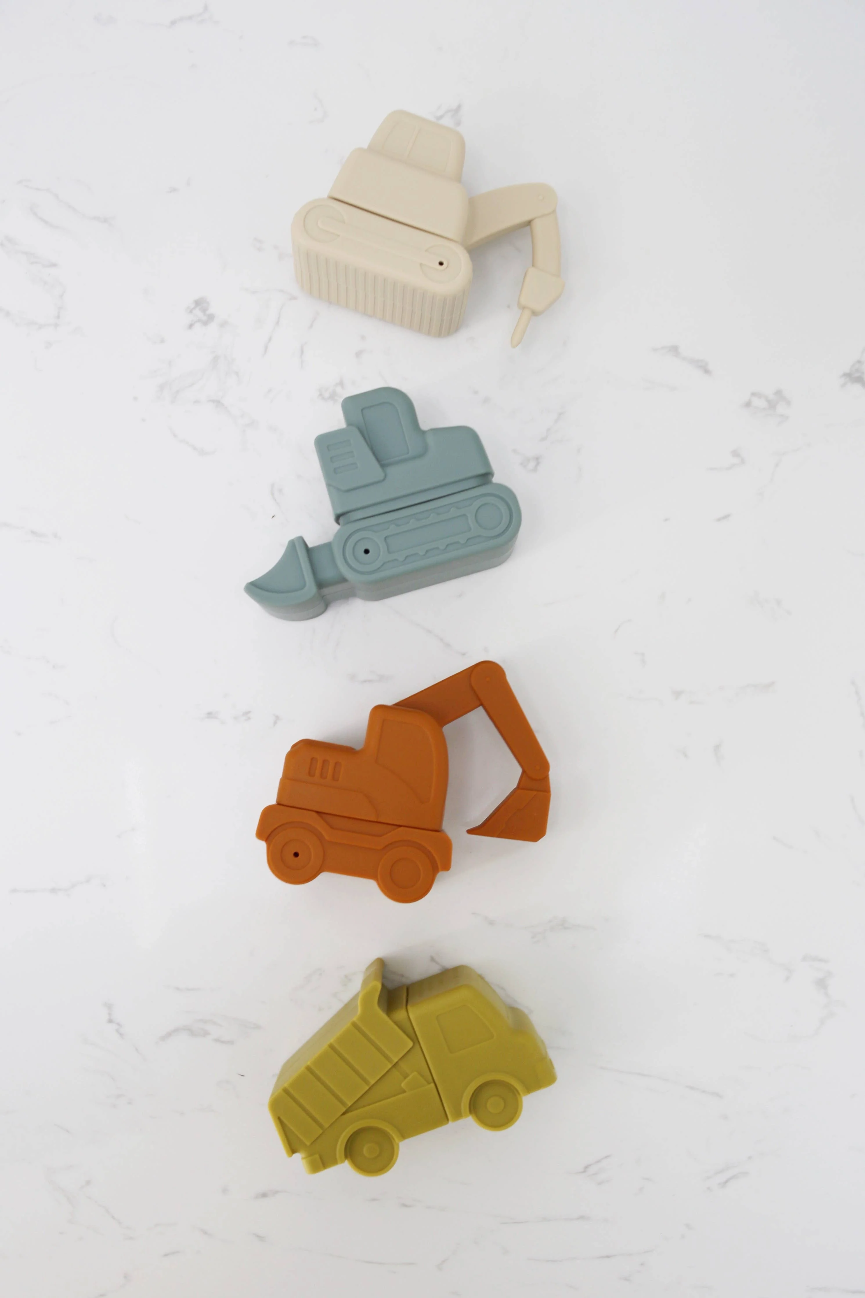 Construction Vehicle Mold Free Silicone Bath Toy Set  - Image 9