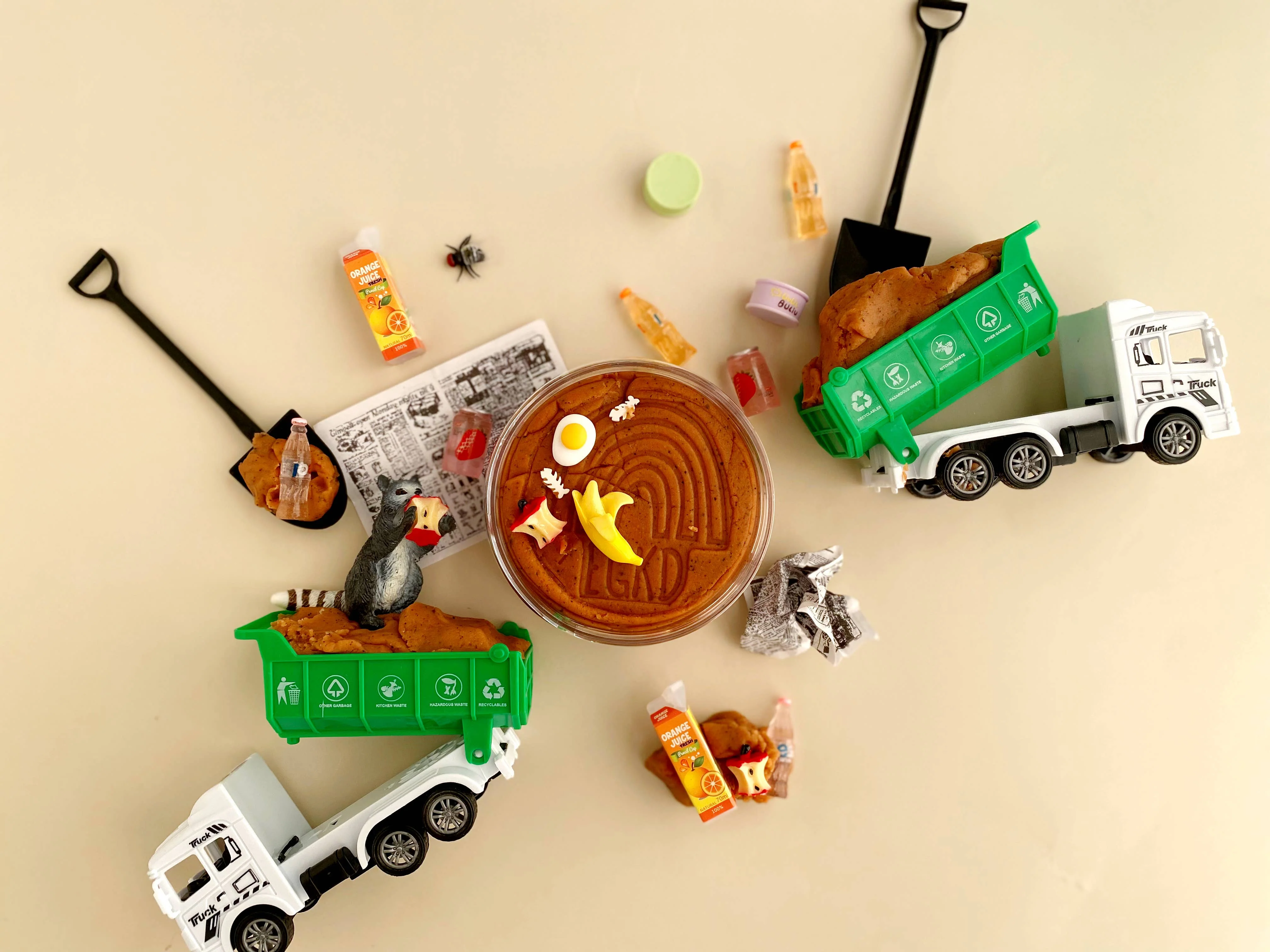 Garbage (Root Beer) KidDough Play Kit - Image 2