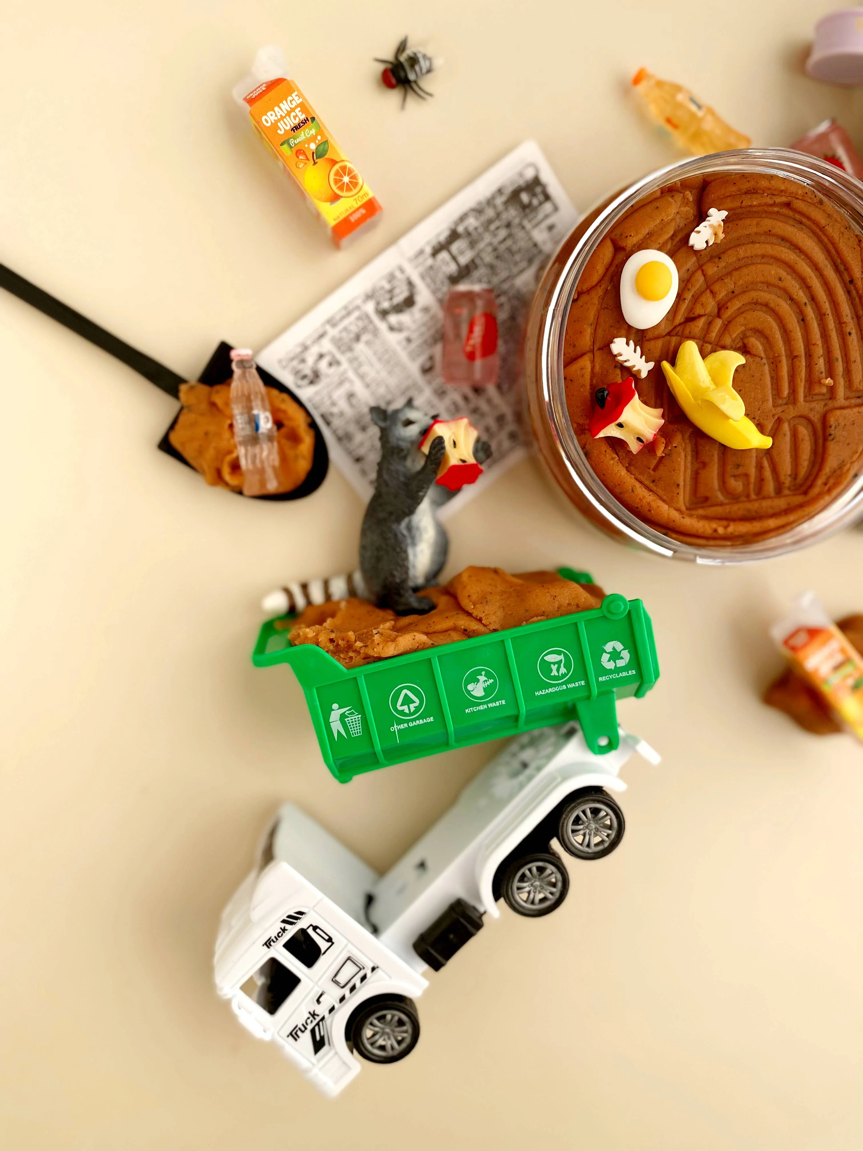 Garbage (Root Beer) KidDough Play Kit - Image 3