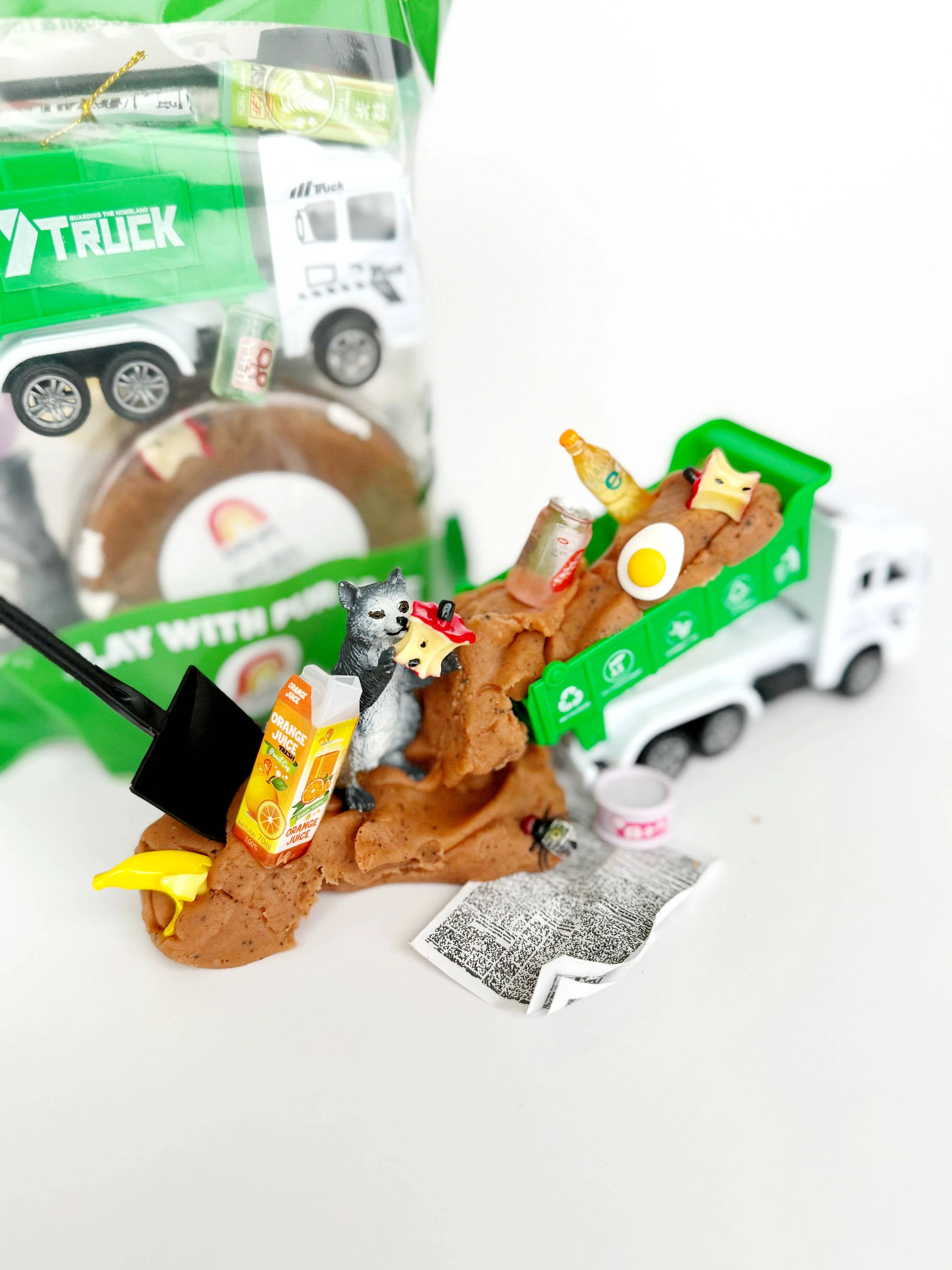 Garbage (Root Beer) KidDough Play Kit - Image 5