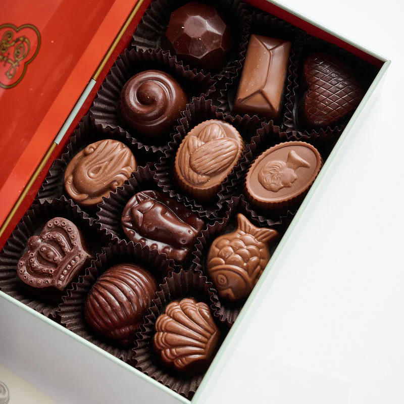 Louis Sherry  12-Piece Box of Chocolate Truffle- Camellia - Image 3