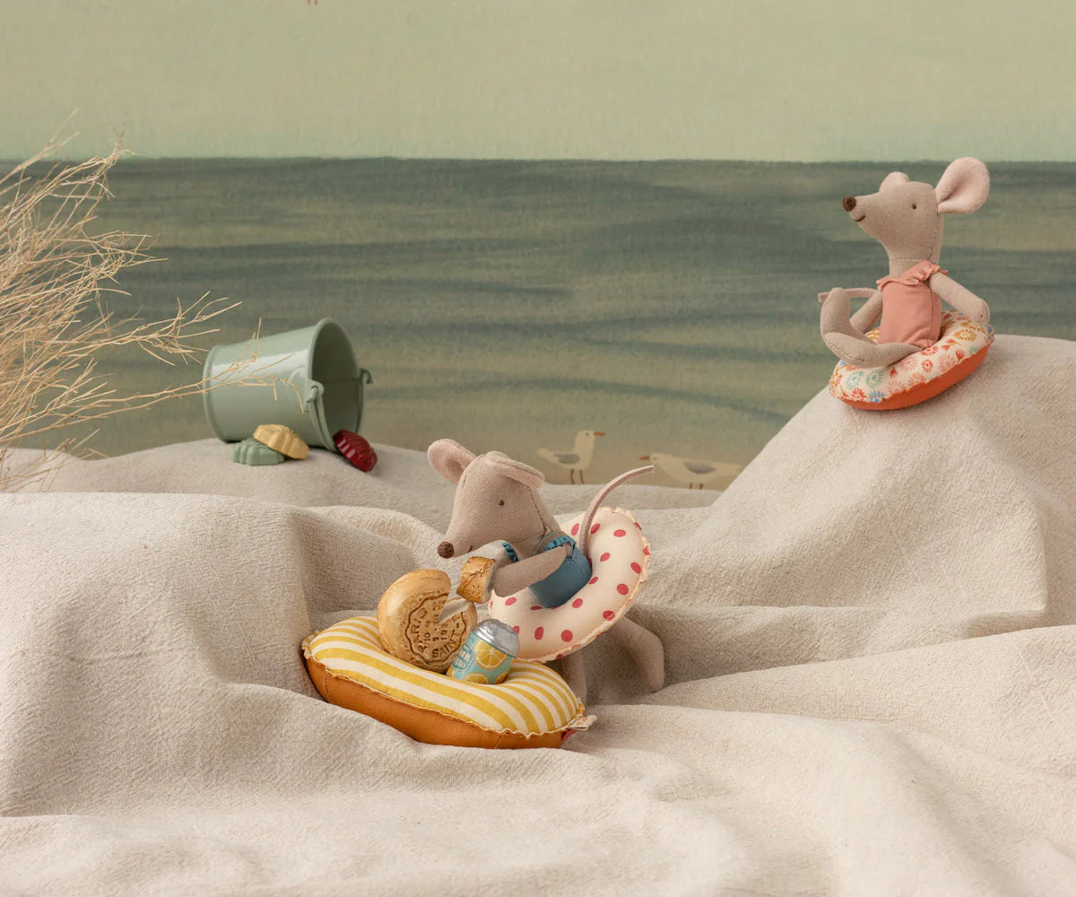 Maileg Beach mouse with float, Little sister - Red dot - Image 2