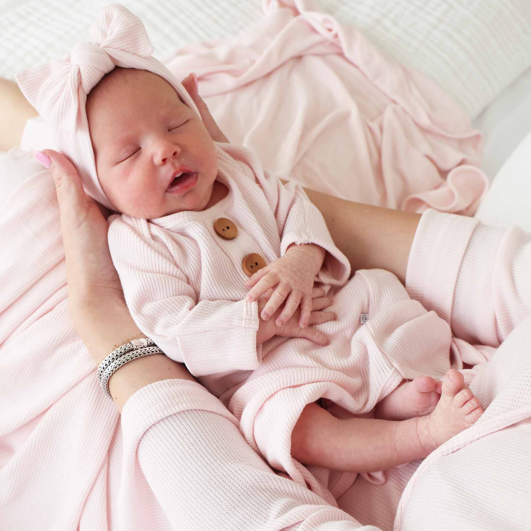 Pearl Pink Bamboo Waffle Newborn Baby Knot Gown & Hat Set - Image 4
