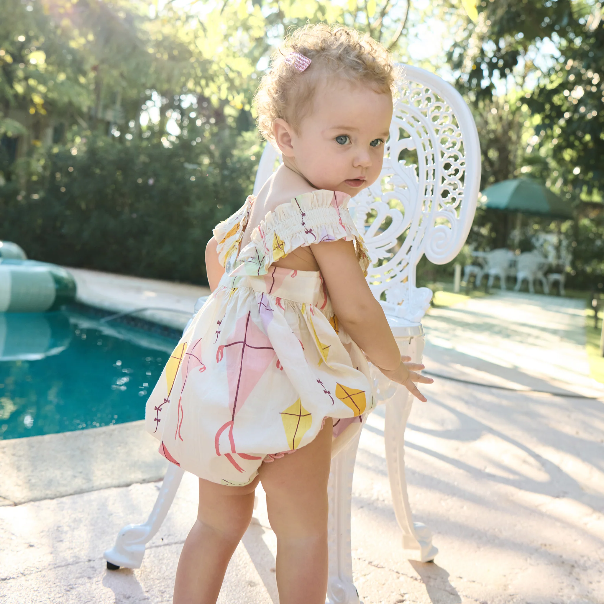 Pink Chicken -  Baby Girls Via Bubble-Flying Kites - Image 2