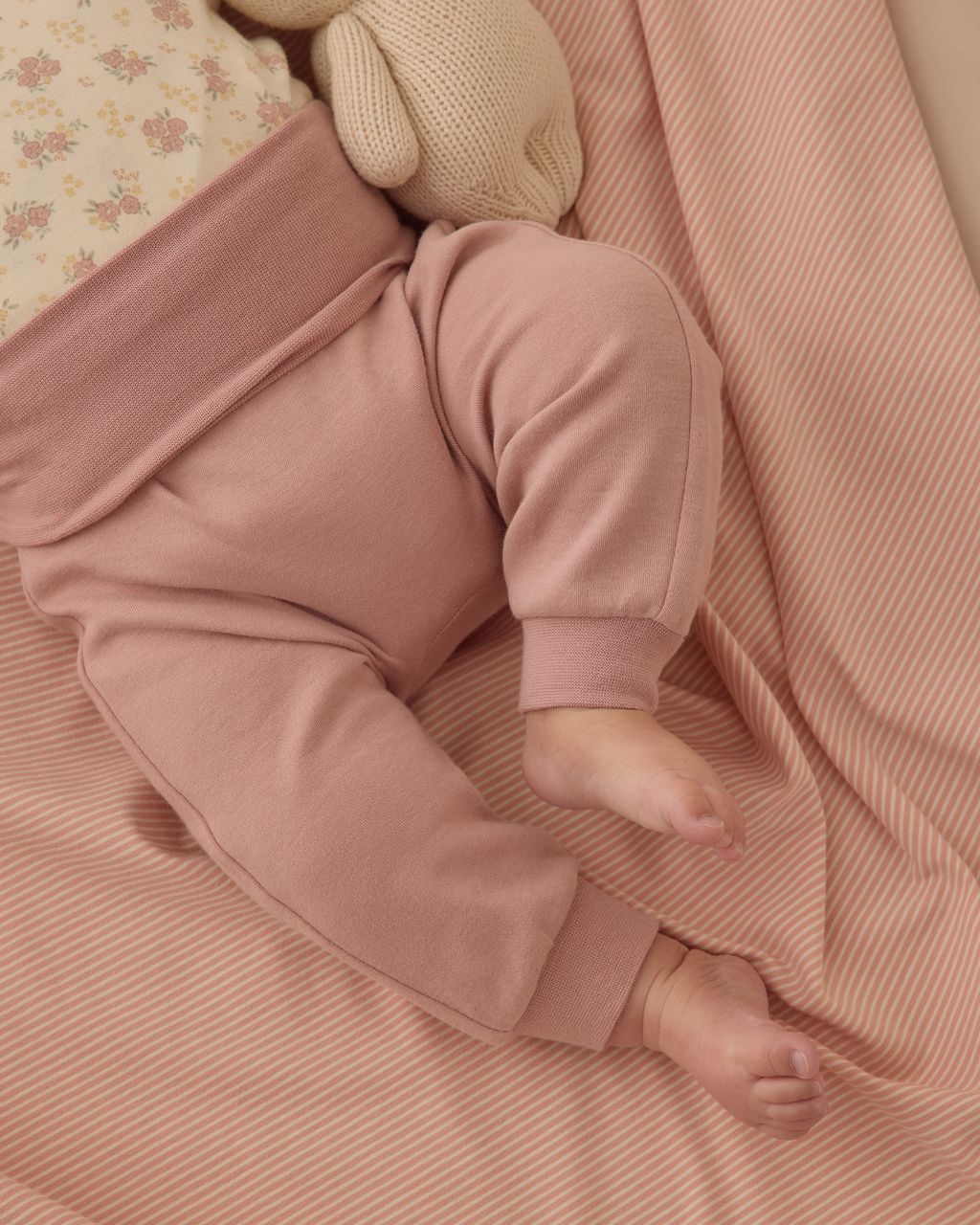 Quincy Mae Side Snap Bodysuit || Flower Field - Image 5