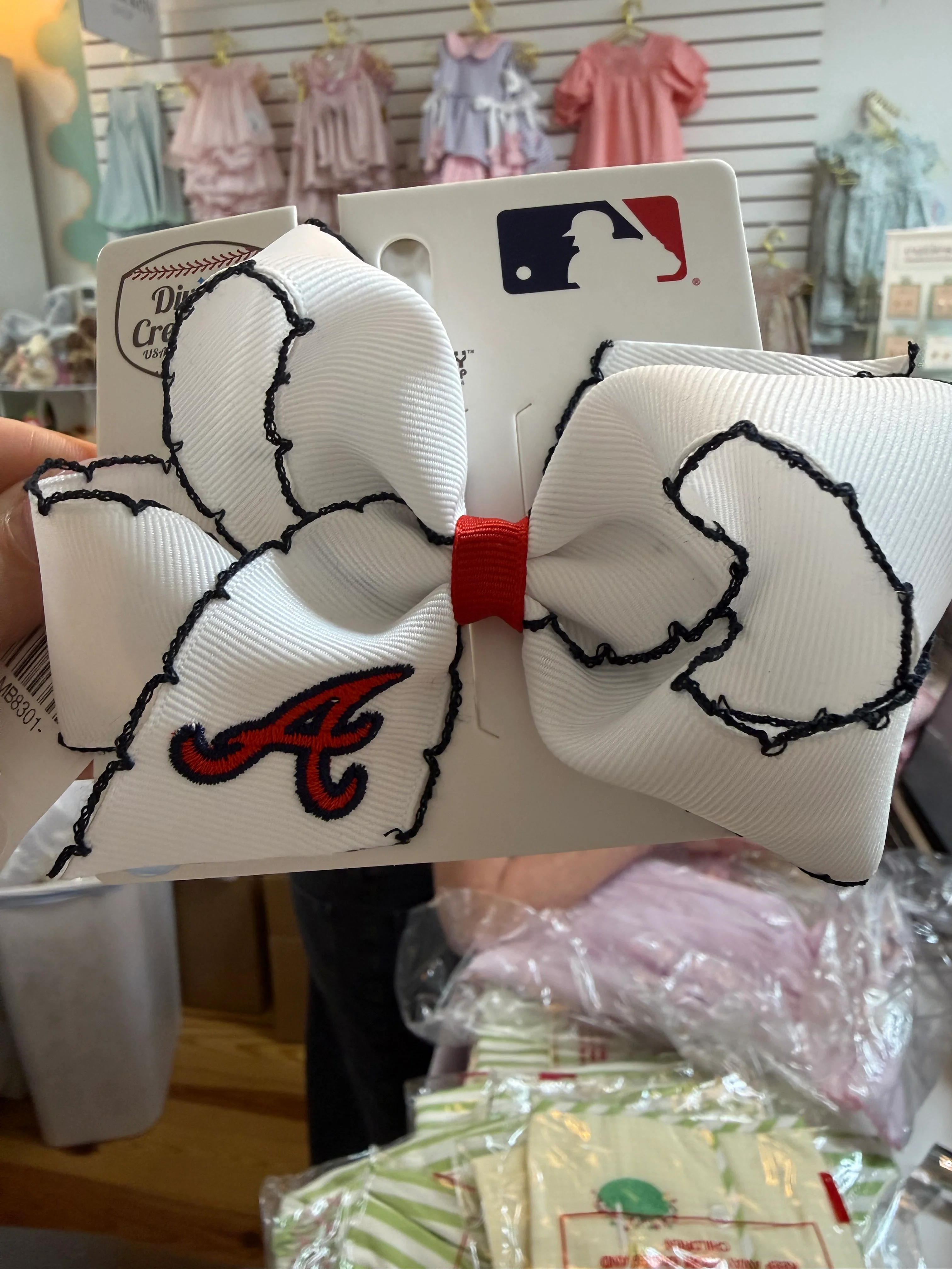 Wee Ones Medium Moonstitch Grosgrain Hair Bow – Atlanta Braves Embroidered Tail - Image 2