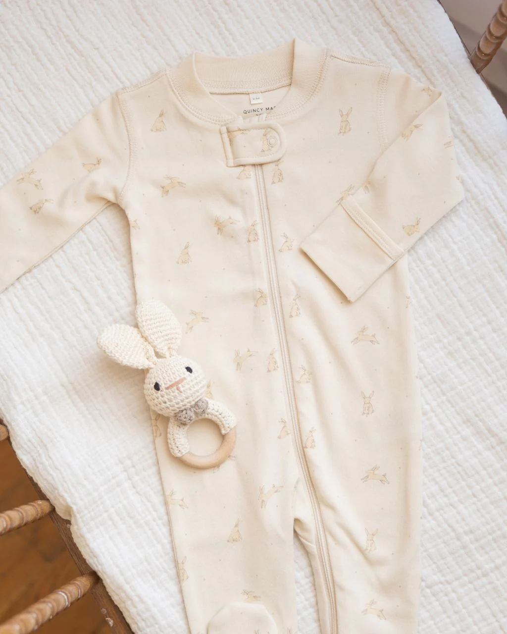 Quincy Mae. Zip Long Sleeve Sleeper Footie || Bunnies - Image 3