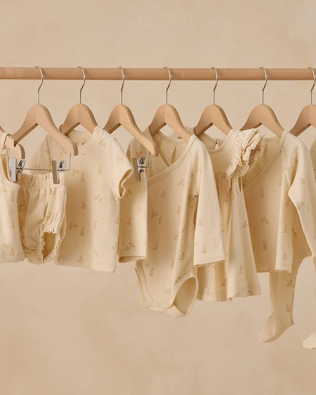 Quincy Mae. Zip Long Sleeve Sleeper Footie || Bunnies - Image 5