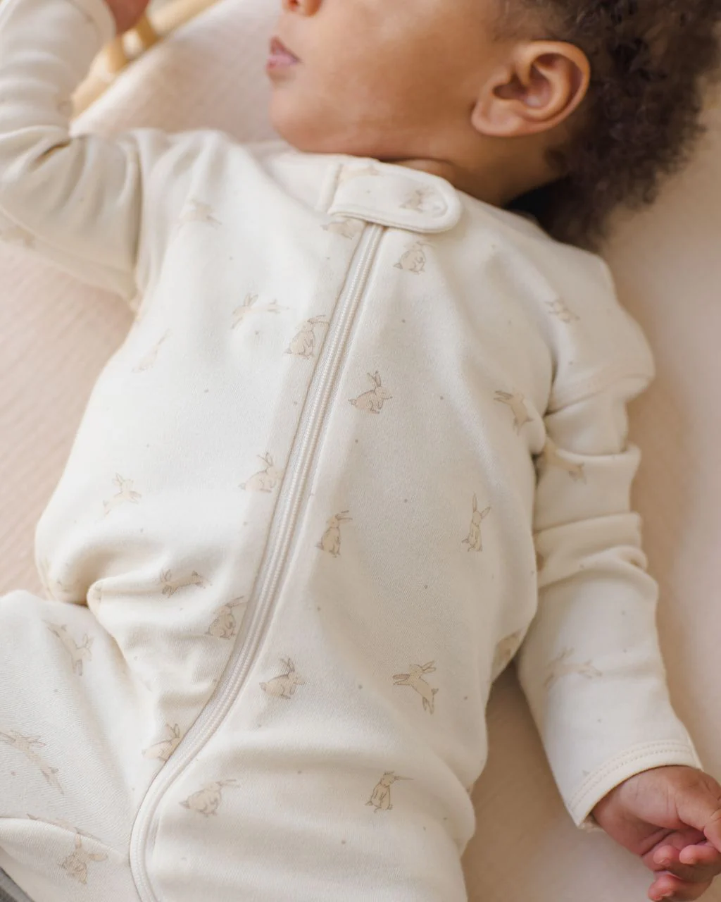 Quincy Mae. Zip Long Sleeve Sleeper Footie || Bunnies - Image 8
